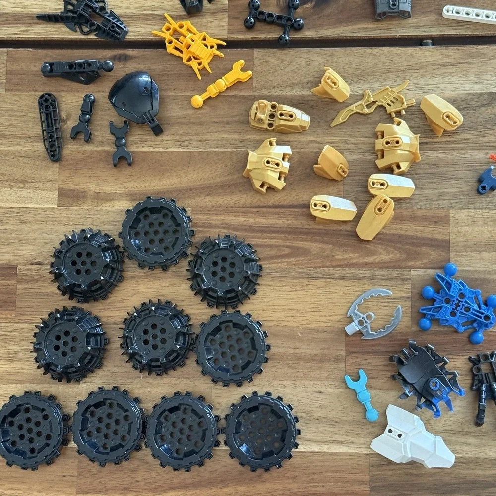 LEGO BIONICLE Hero Factory Bulk Lot of 200+ Parts Pieces 1 LB+ SEE PICTURES!